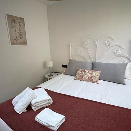 Vivienda Turistica Paseo Del Salon Apartment Granada Exterior photo
