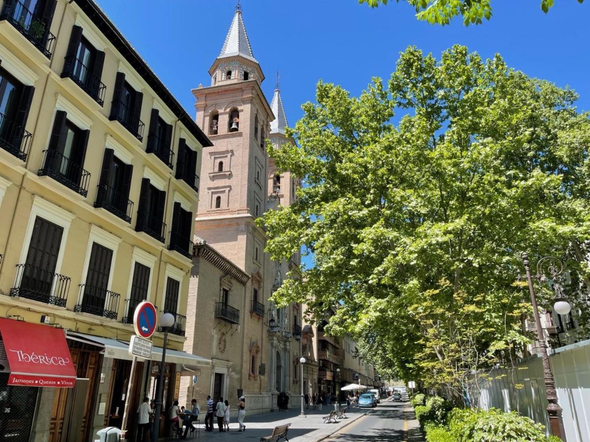 Vivienda Turistica Paseo Del Salon Apartment Granada Exterior photo